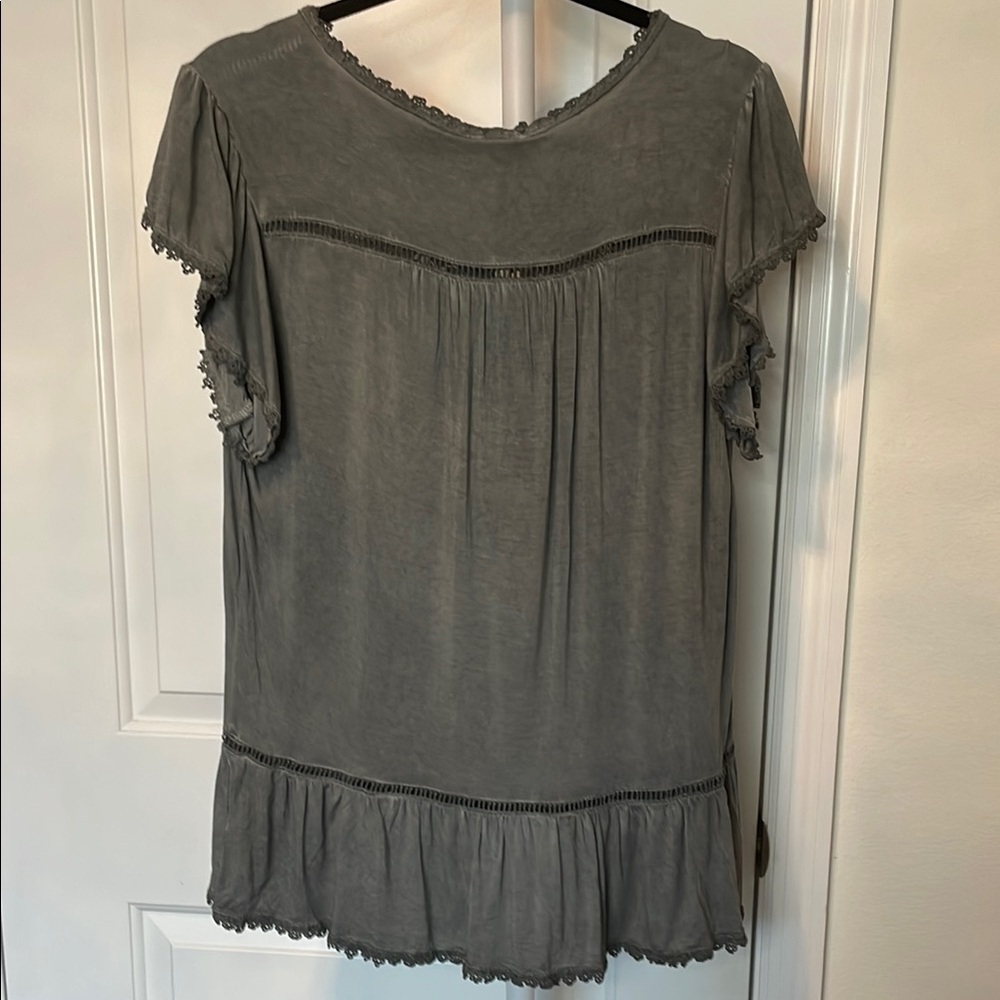 POL Gray Ruffled Short Sleeve Blouse - Picture 6 of 6